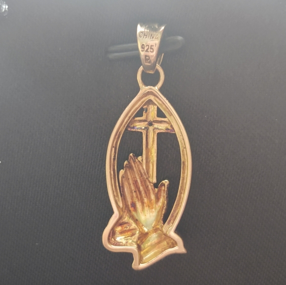 Praying Hands Pendant - Picture 3 of 4